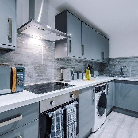 Rest & Recharge At The Station Apartments 맨체스터 외부 사진
