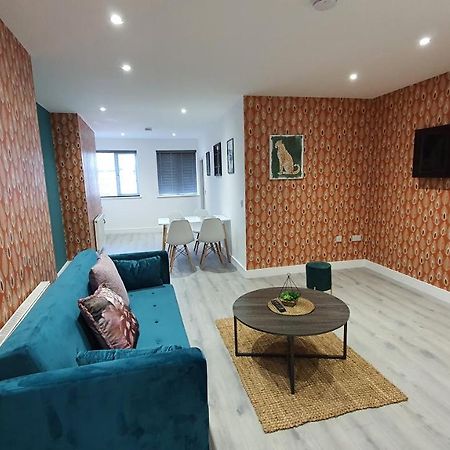 Rest & Recharge At The Station Apartments 맨체스터 외부 사진