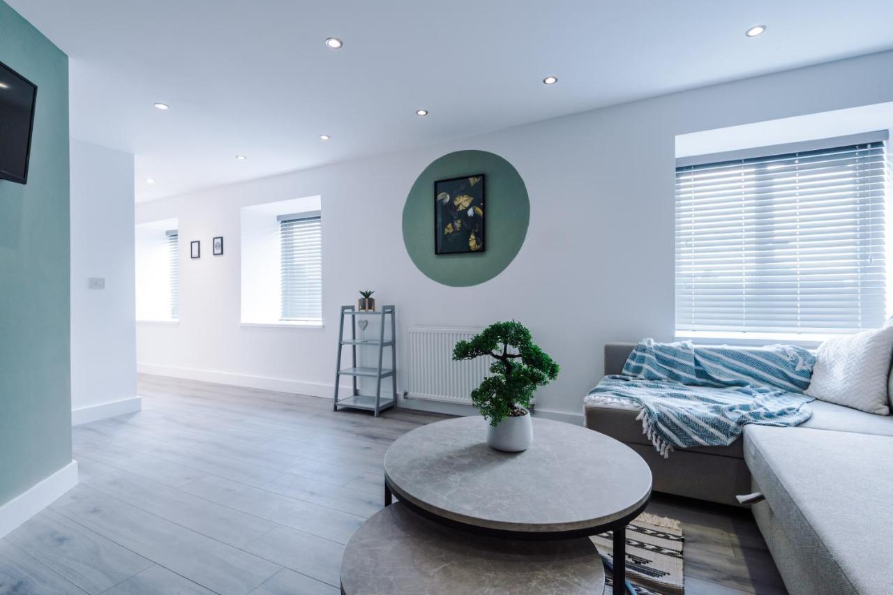 Rest & Recharge At The Station Apartments 맨체스터 외부 사진