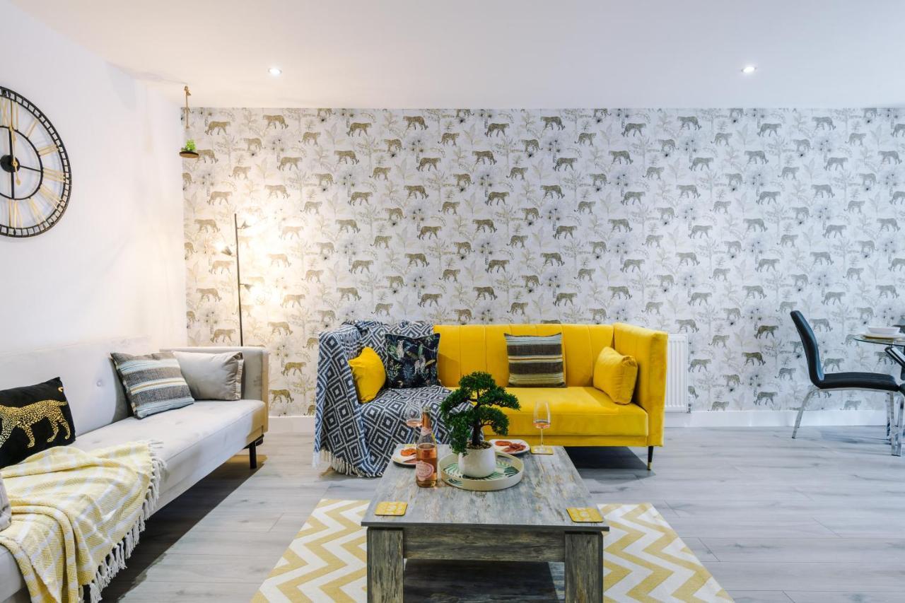 Rest & Recharge At The Station Apartments 맨체스터 외부 사진