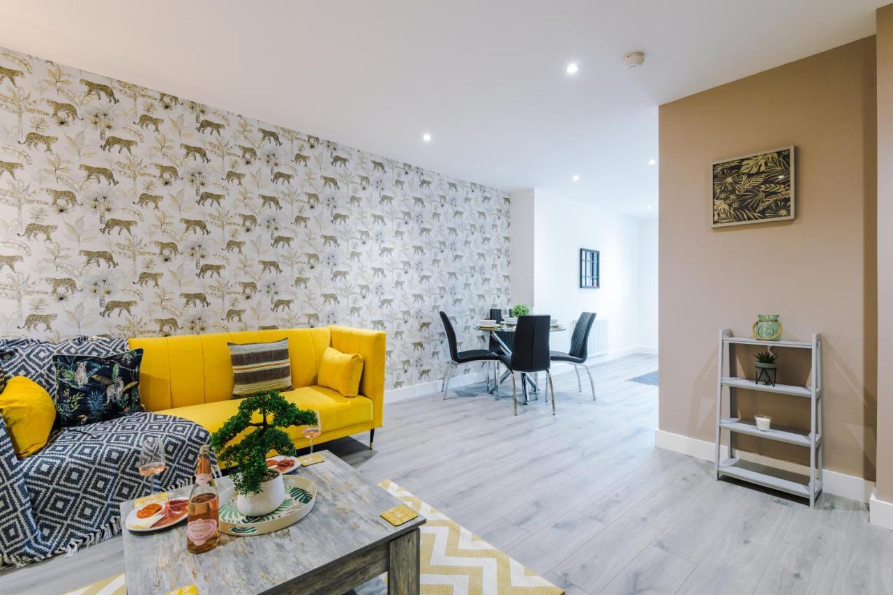 Rest & Recharge At The Station Apartments 맨체스터 외부 사진